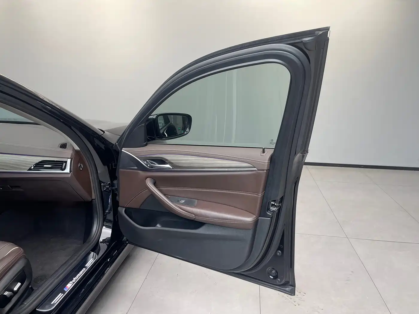 BMW 5 Series 2020 530Li Leading Luxury Package фото 28