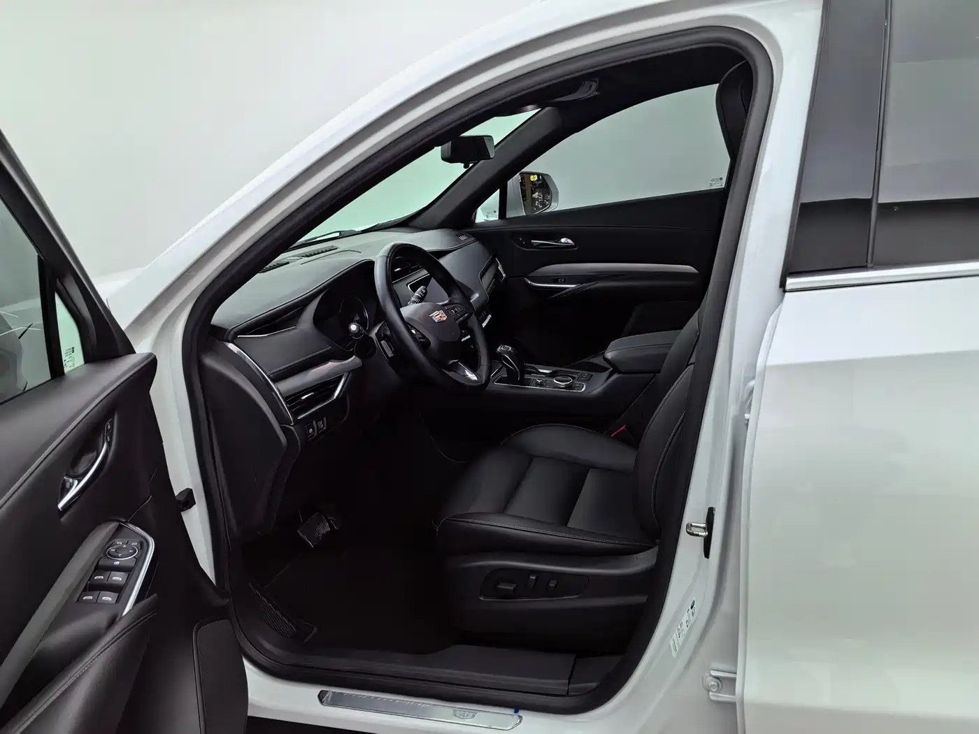 Cadillac XT4 2018 Model 28T 2WD Luxury фото 14