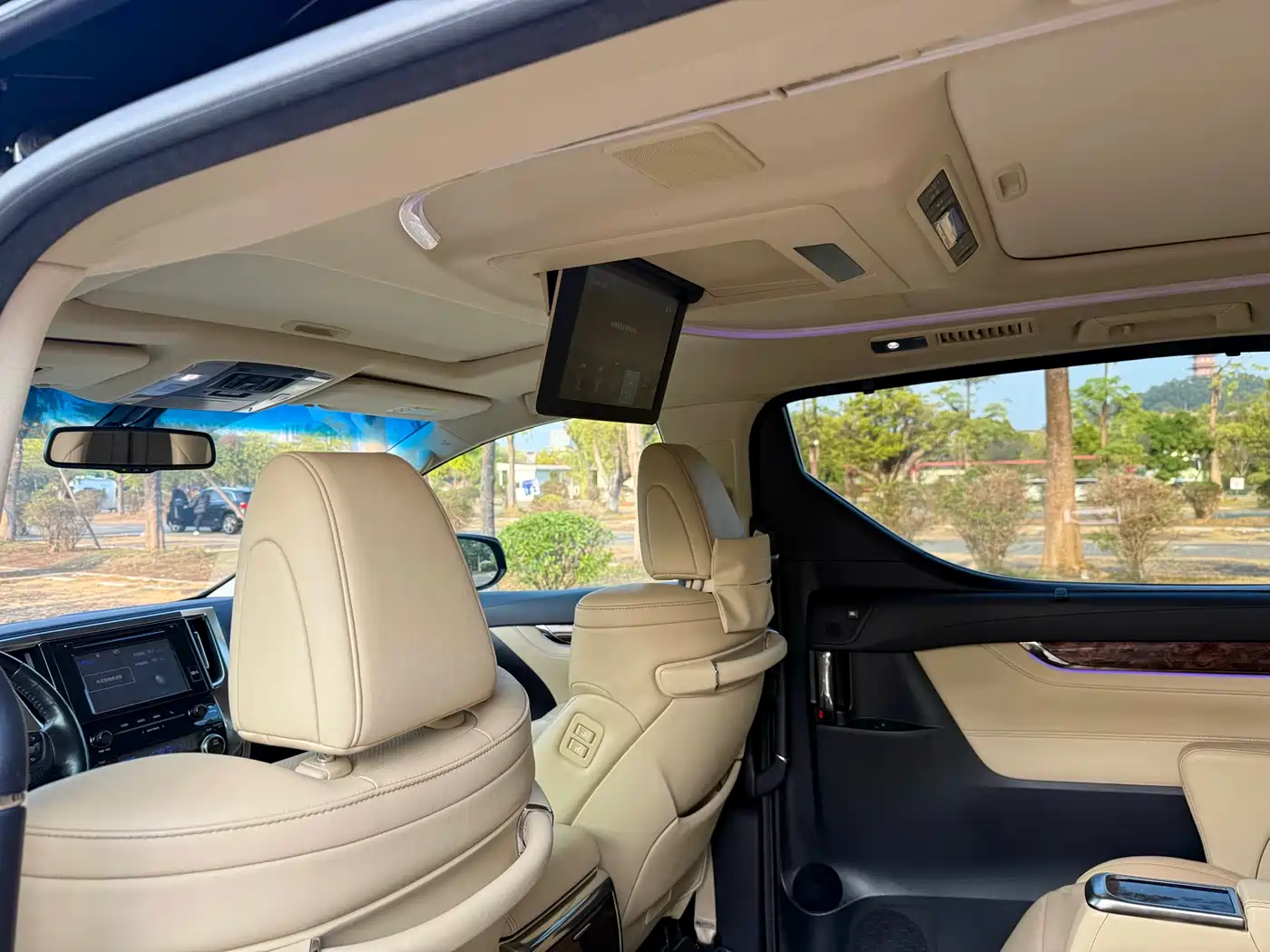 Toyota Alphard 2018 Facelift 3.5L Luxury Edition фото 8