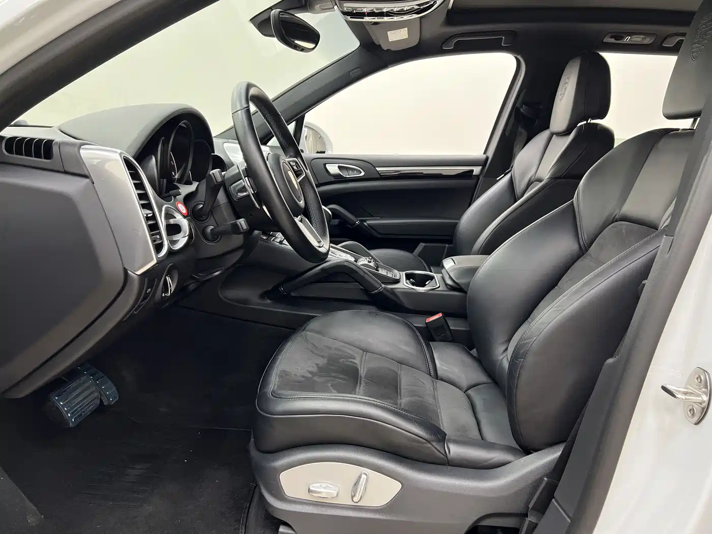 Porsche Cayenne 2016 Cayenne Platinum Edition 3.0T фото 9