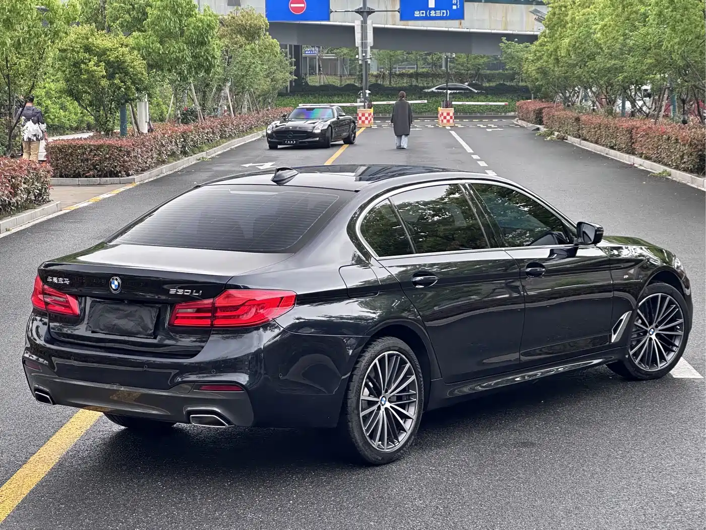 BMW 5 Series 2020 530Li Exclusive M Sport Package фото 24