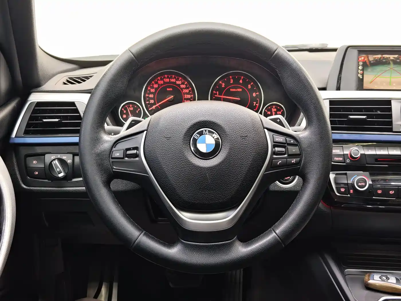 BMW 3 Series 2018 320i M Sport Package фото 32