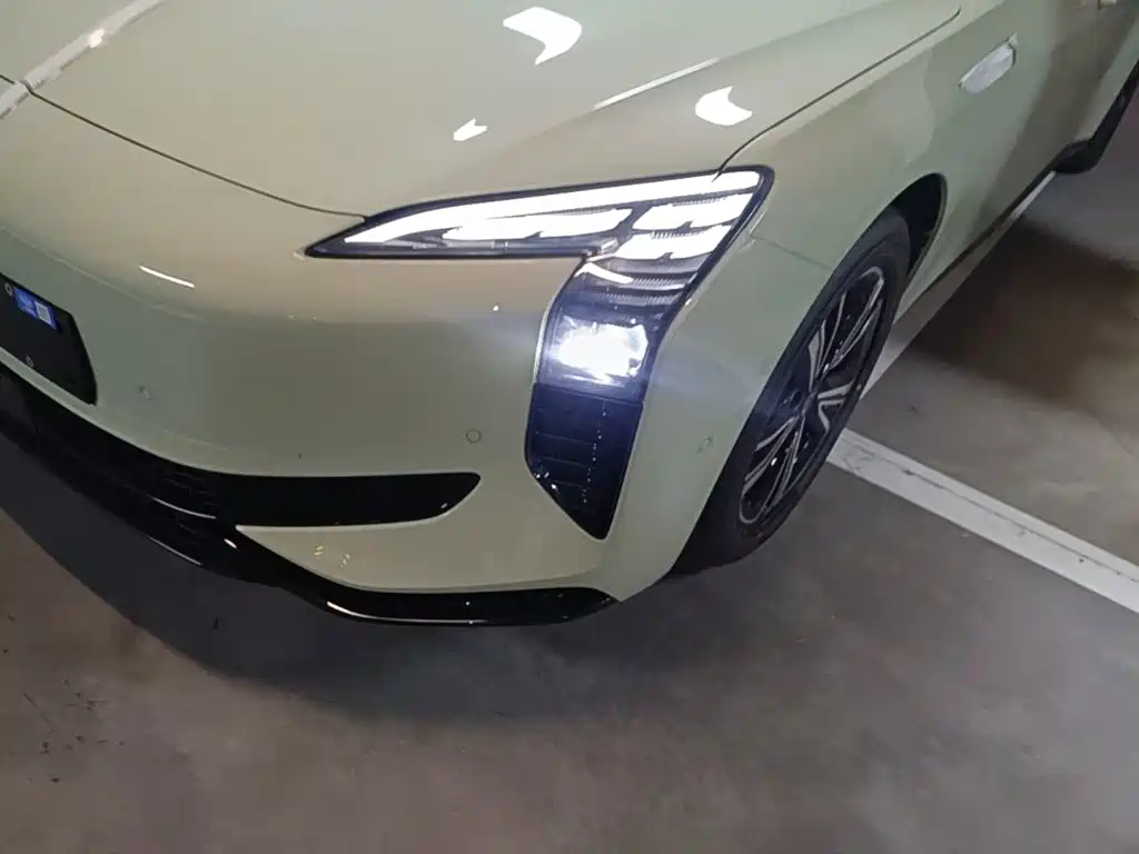 Hongqi EH7 2026 2025 690 Smart Selection Edition