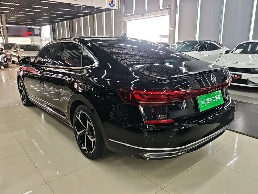 Фото 5 - Volkswagen Passat