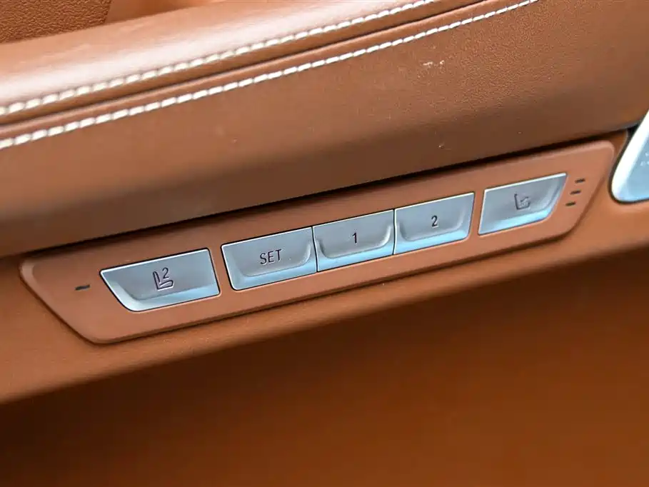BMW 7 Series 2018 740Li xDrive Premium Type M Sport Package фото 24