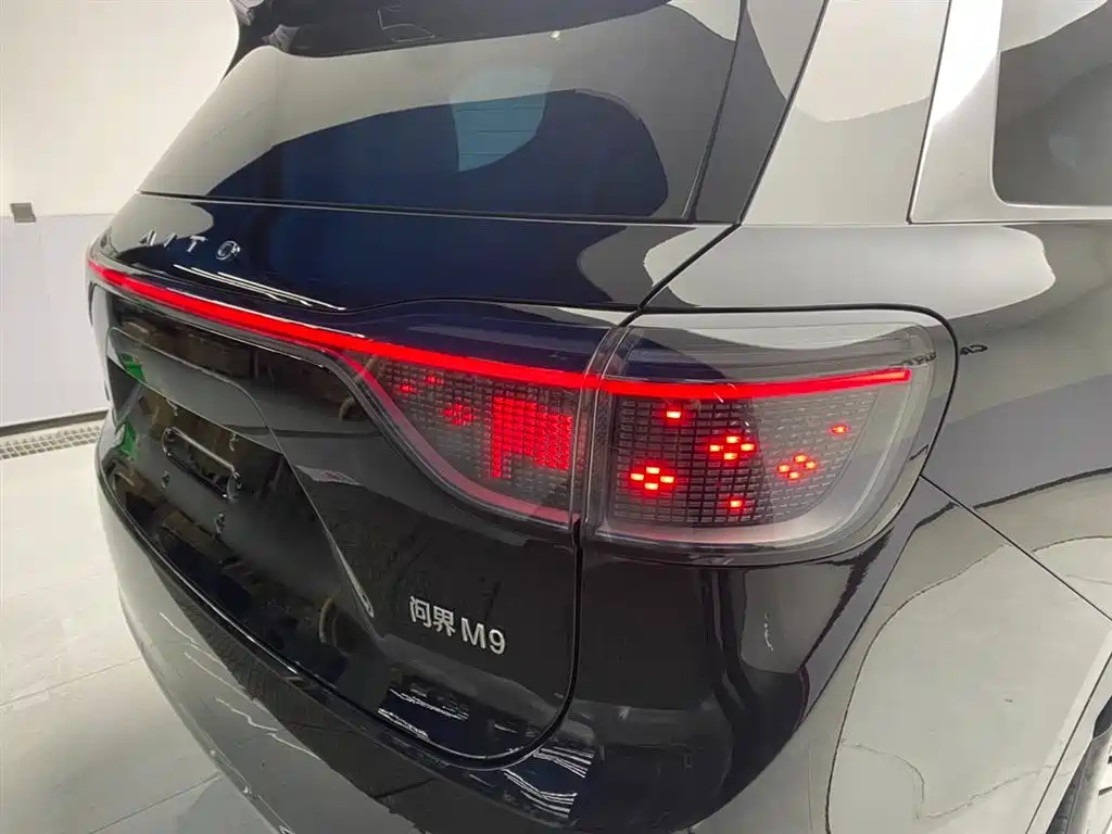 AITO Wenjie AITO M9 2025 Extended Range Ultra 52kWh 6-Seater фото 10
