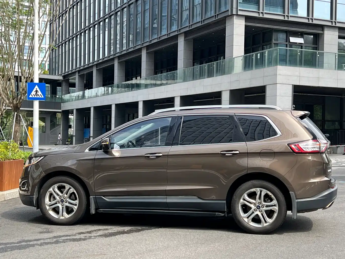 Фото 4 - Ford Edge