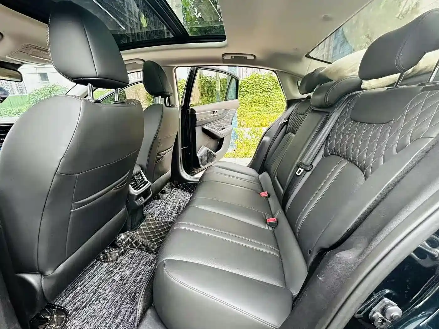 DONGFENG YI HYUN MAX