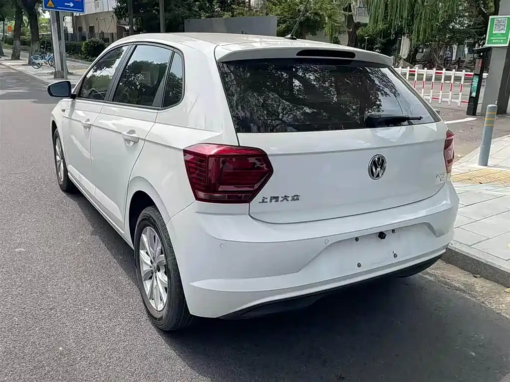 Volkswagen Polo 2019 Plus 1.5L Automatic Colorful Tech Edition фото 6