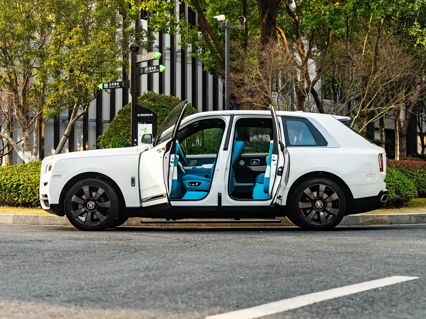 ROLLS-ROYCE CULLINAN