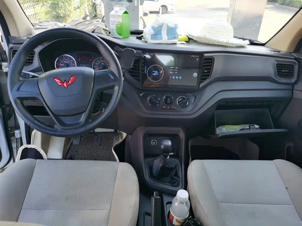 Wuling Motors Wuling Hongguang V 2025 2022 1.5L Dynamic Edition Hydraulic Power Steering LAR
