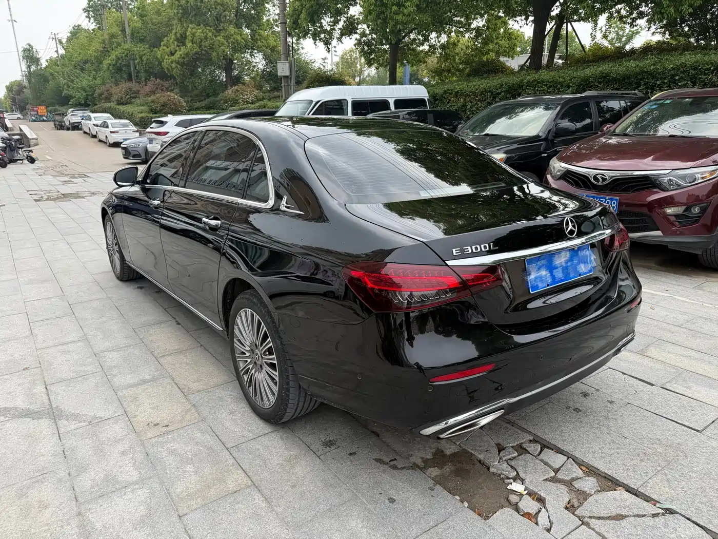 MERCEDES-BENZ E-CLASS