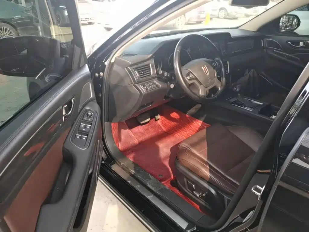 Фото 16 - Hongqi H7