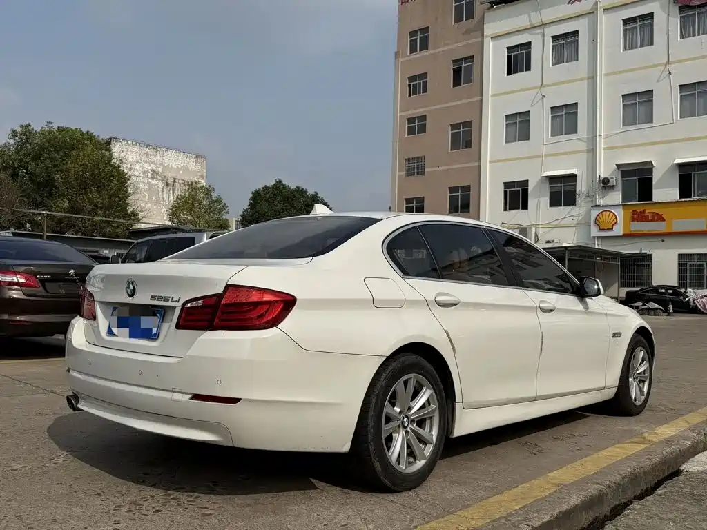 Фото 4 - BMW 5 Series
