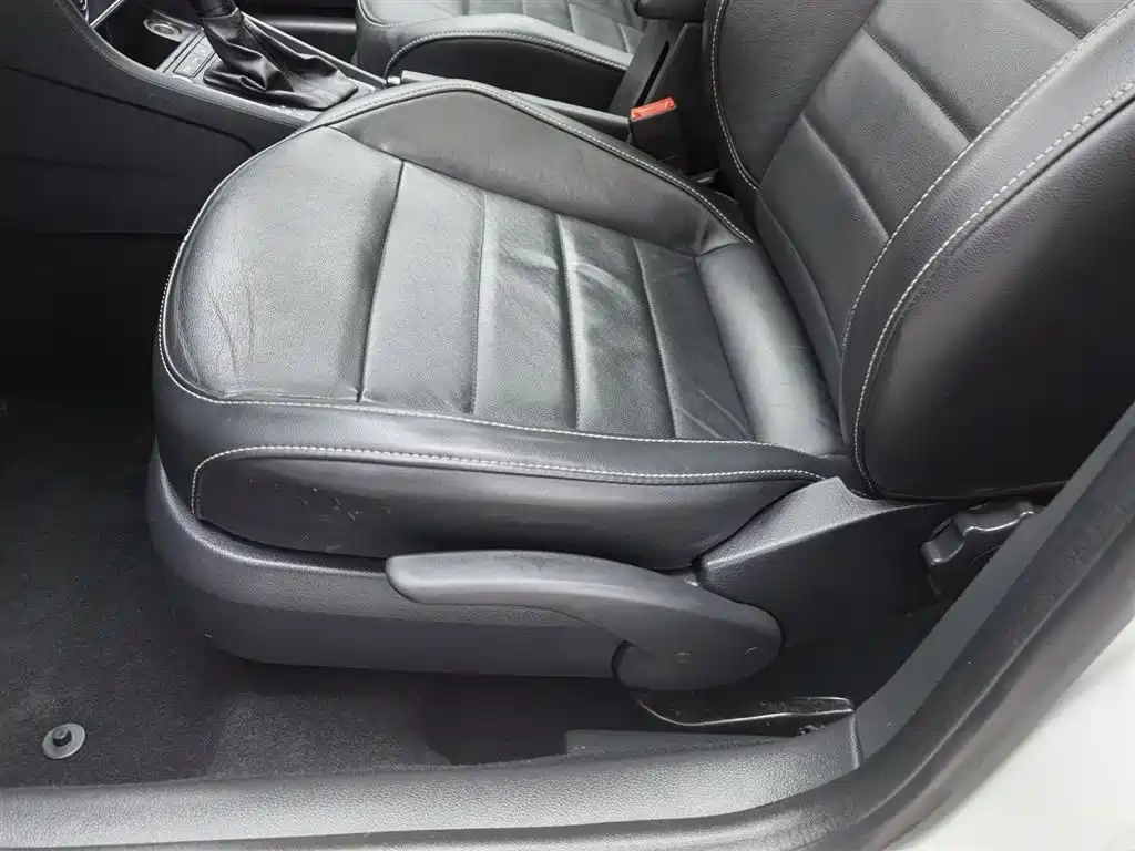 Volkswagen Lavida Tour 2017 180TSI DSG Comfort Edition фото 20