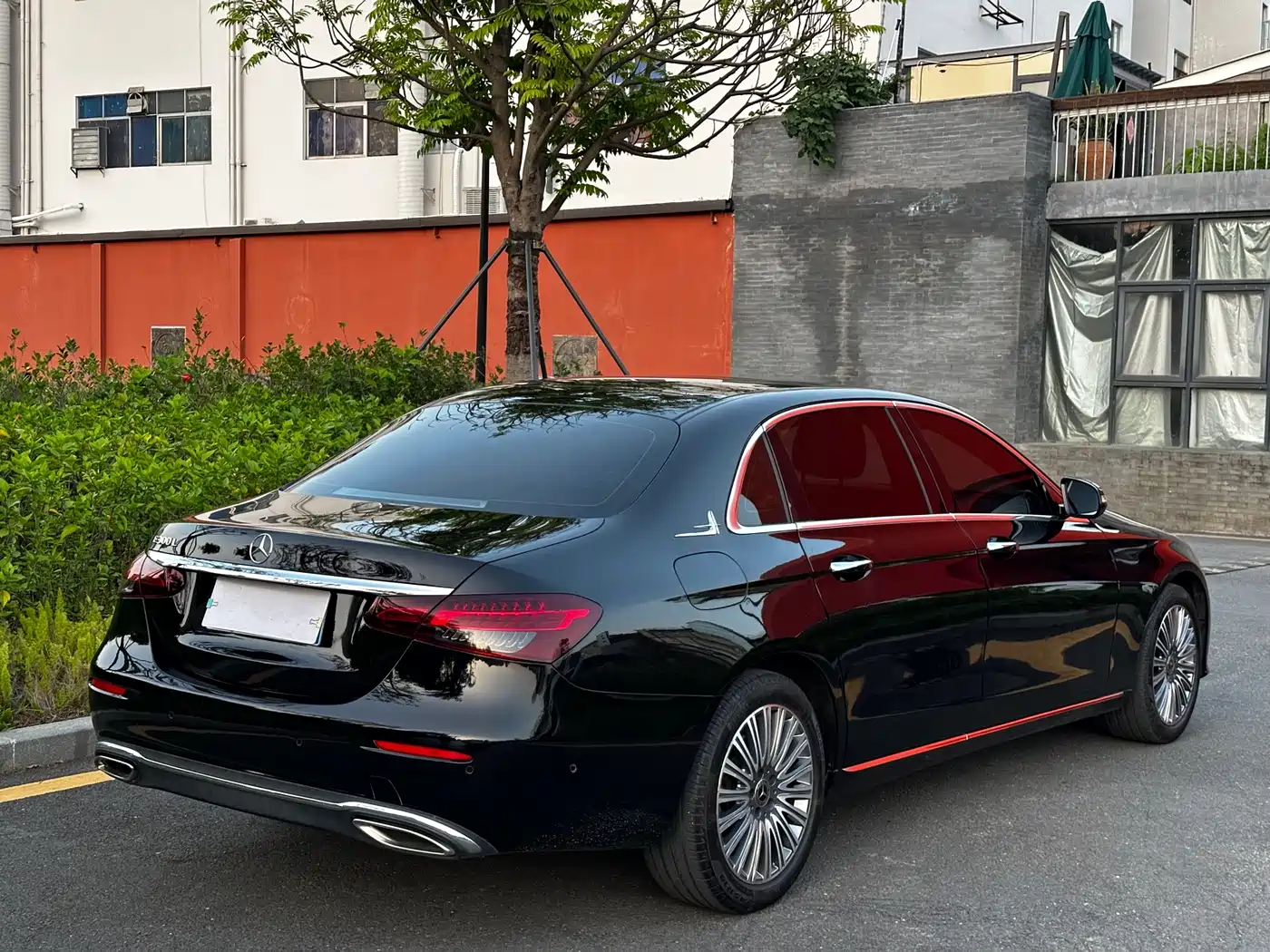 Mercedes-Benz E-Class 2023 E 300 L Fashion фото 4