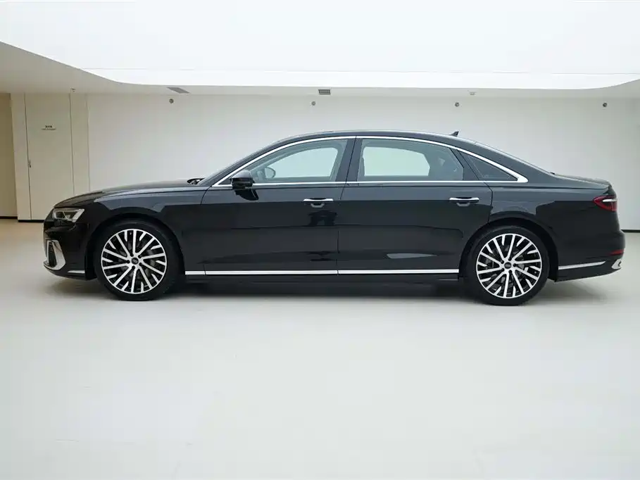 Audi A8 2023 A8L 45 TFSI quattro Luxury фото 3