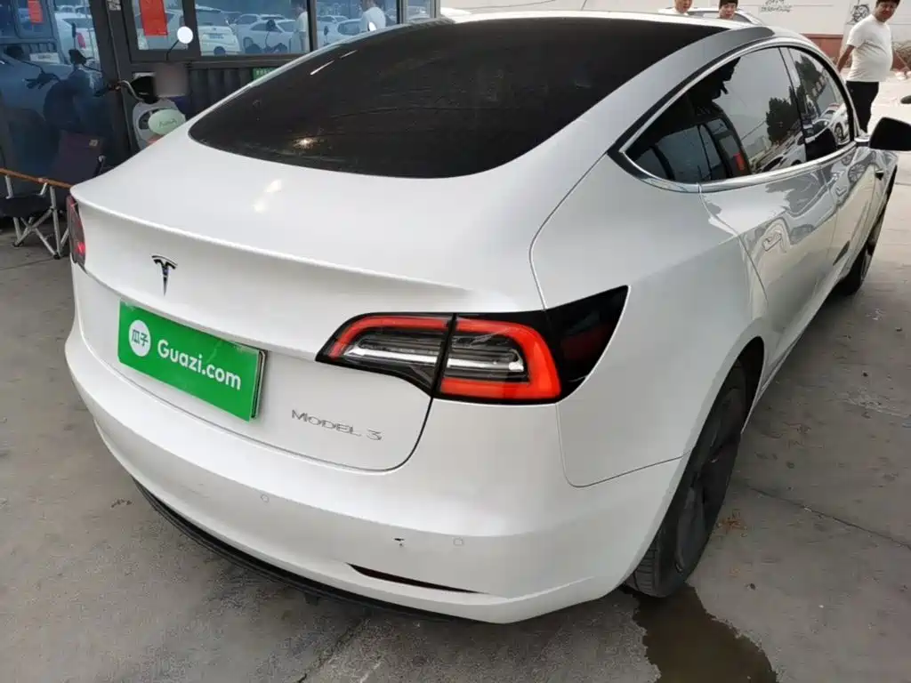 Фото 7 - Tesla Model 3