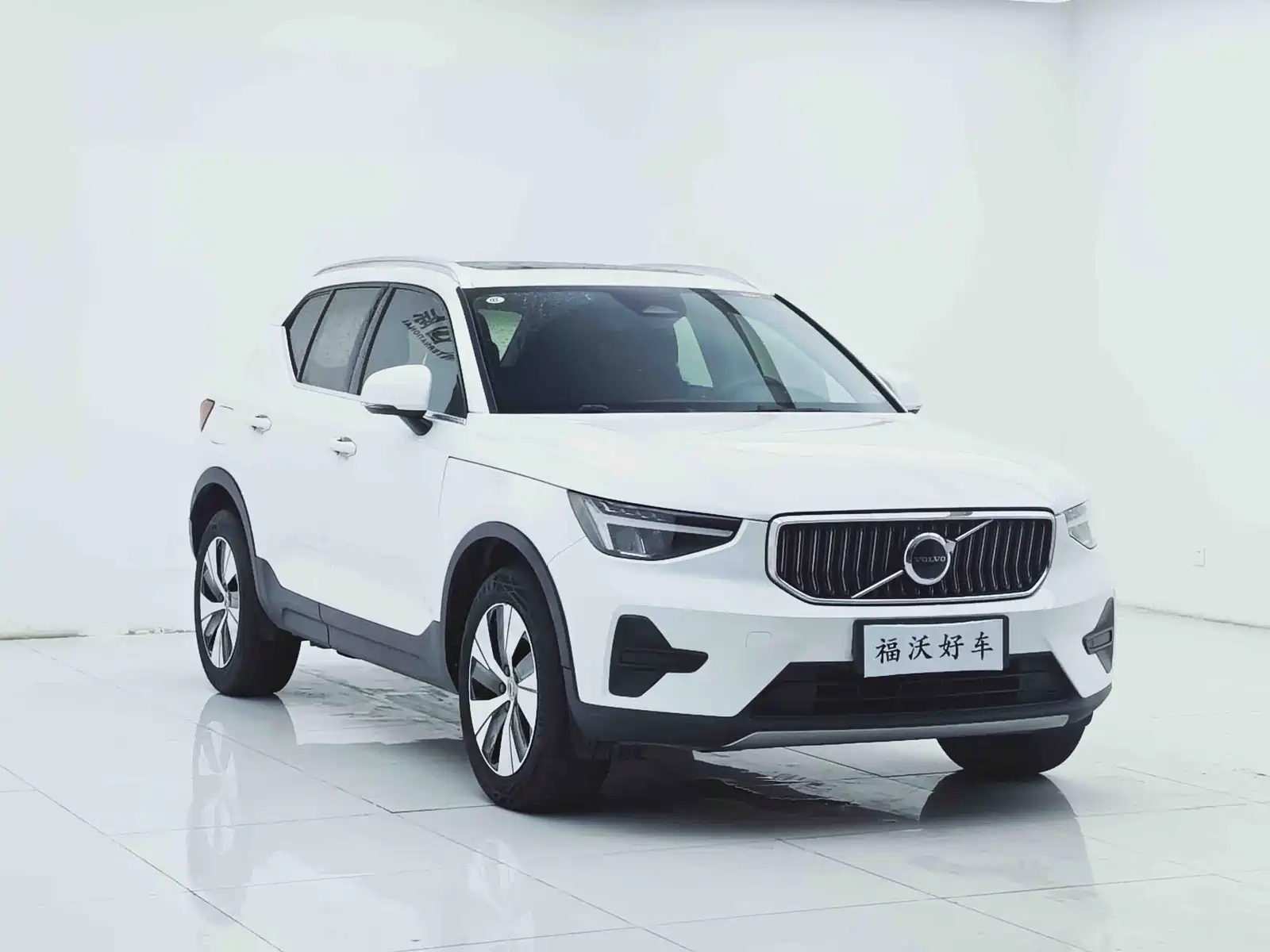 Фото 3 - Volvo XC40