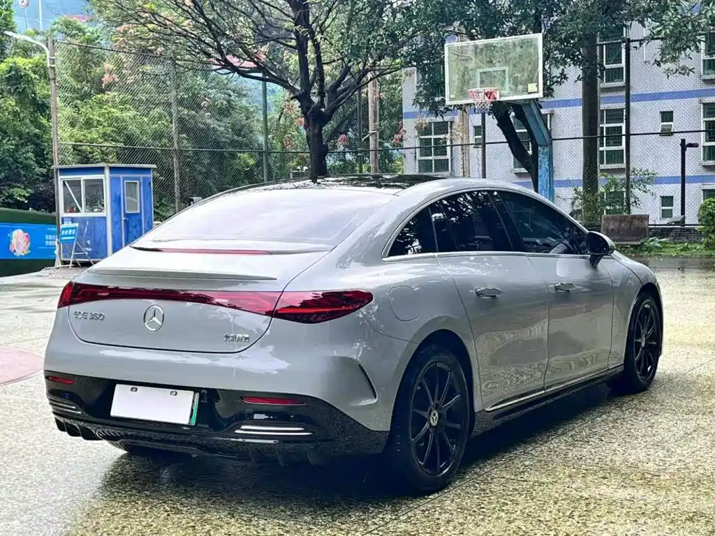 Фото 9 - Mercedes-Benz EQE