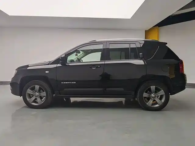 Jeep Compass (Import) 2015 2014 Facelift 2.4L 4WD Comfort Edition