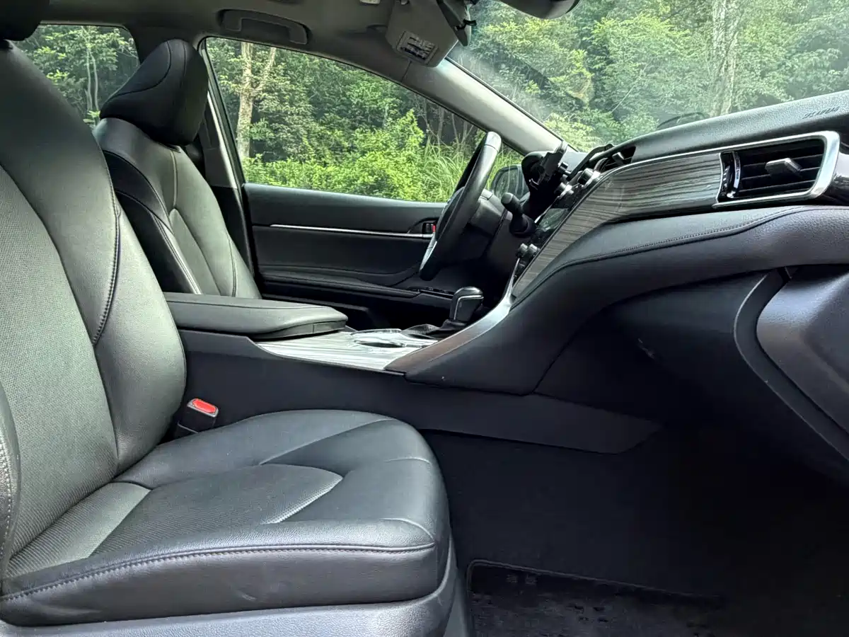 Toyota Camry 2021 Hybrid 2.5HG Luxury Edition фото 12