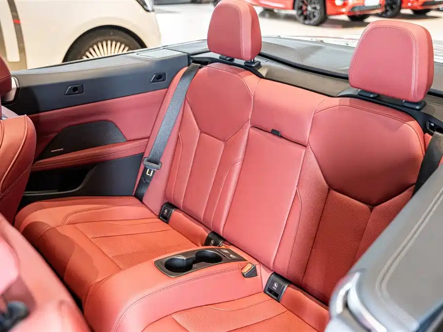 BMW 4 Series 2024 430i Convertible M Sport Shadow Edition фото 11