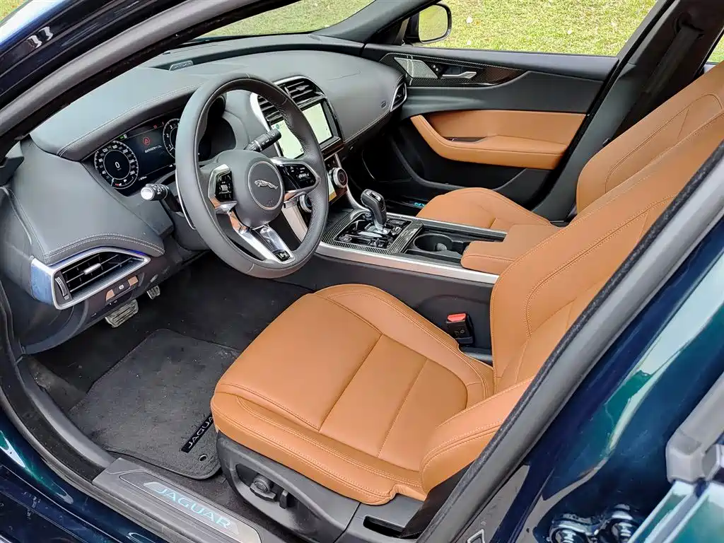 Jaguar XEL 2024 Model 2.0T 250PS R-DYNAMIC S Gloss Black Sport Edition фото 7