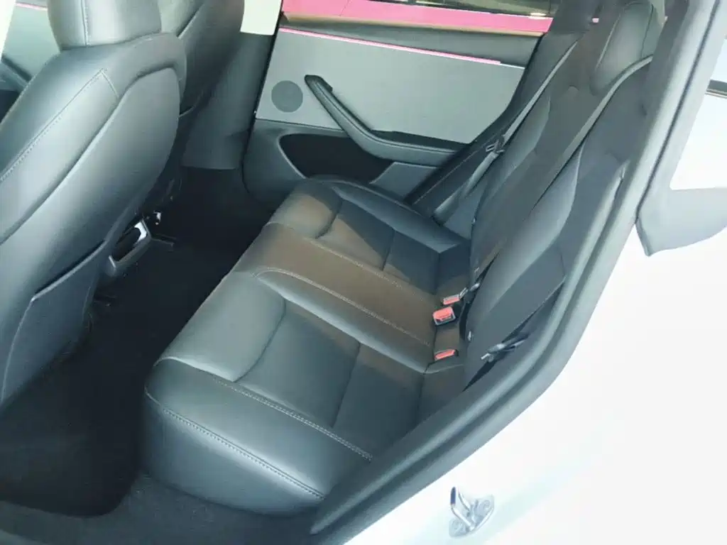 Tesla Model 3 2026 2025 Model Year Facelift Rear-Wheel Drive