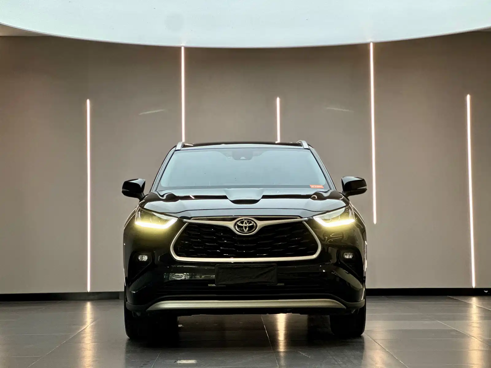 Фото 2 - Toyota Highlander