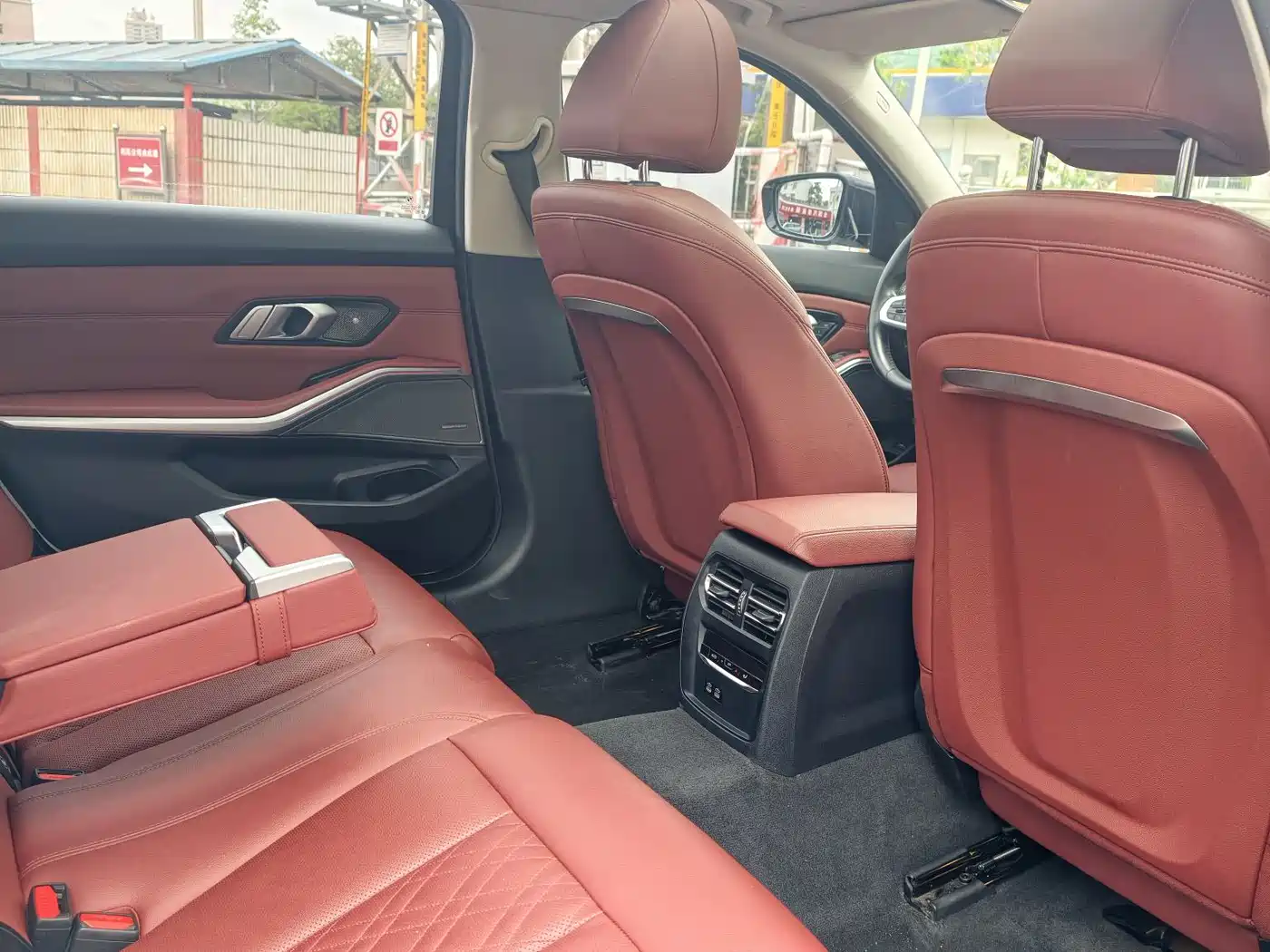 BMW 3 Series 2023 325Li M Sport Black Night Package фото 15