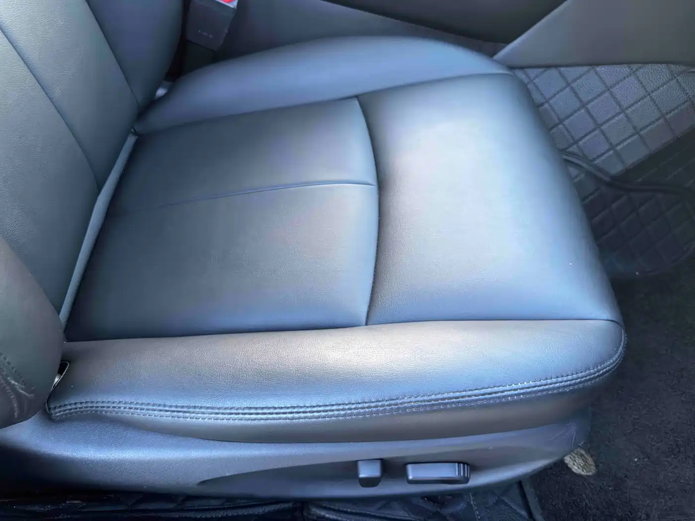 Фото 18 - Infiniti Q50L