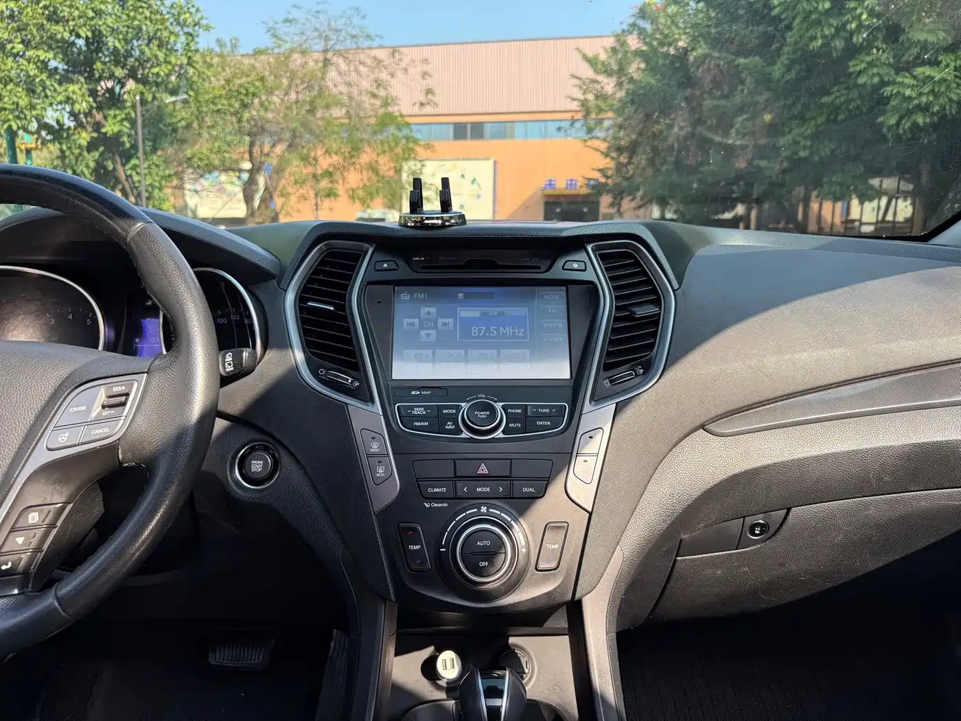 Hyundai Santa Fe 2015 2.4L Automatic 4WD Smart 5-seater фото 16