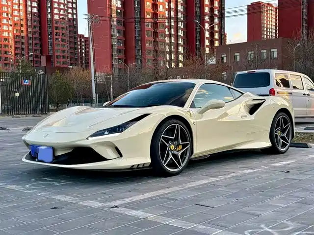 FERRARI F8