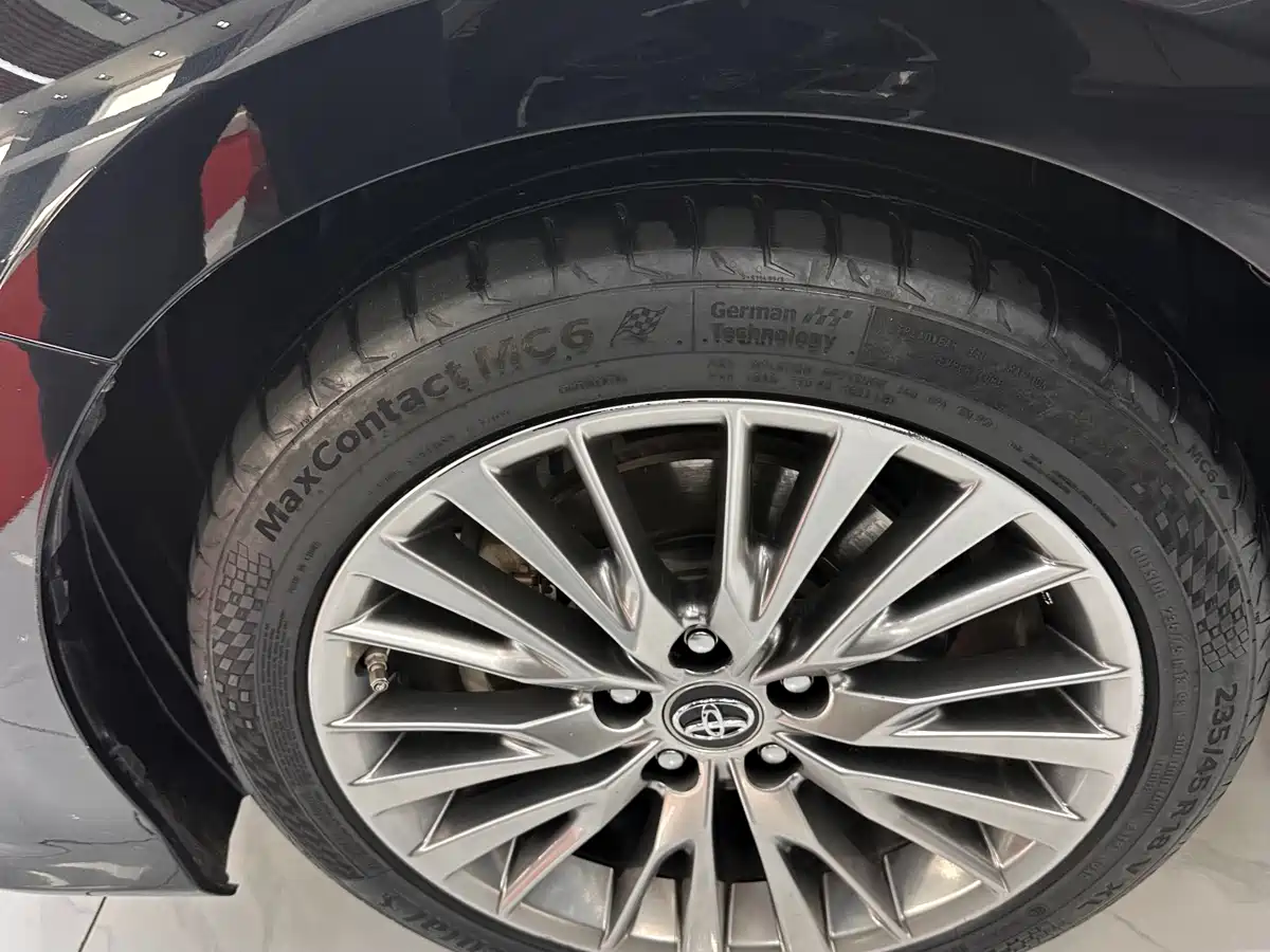 Toyota Camry 2019 Facelift Hybrid 2.5HG Luxury Edition фото 3