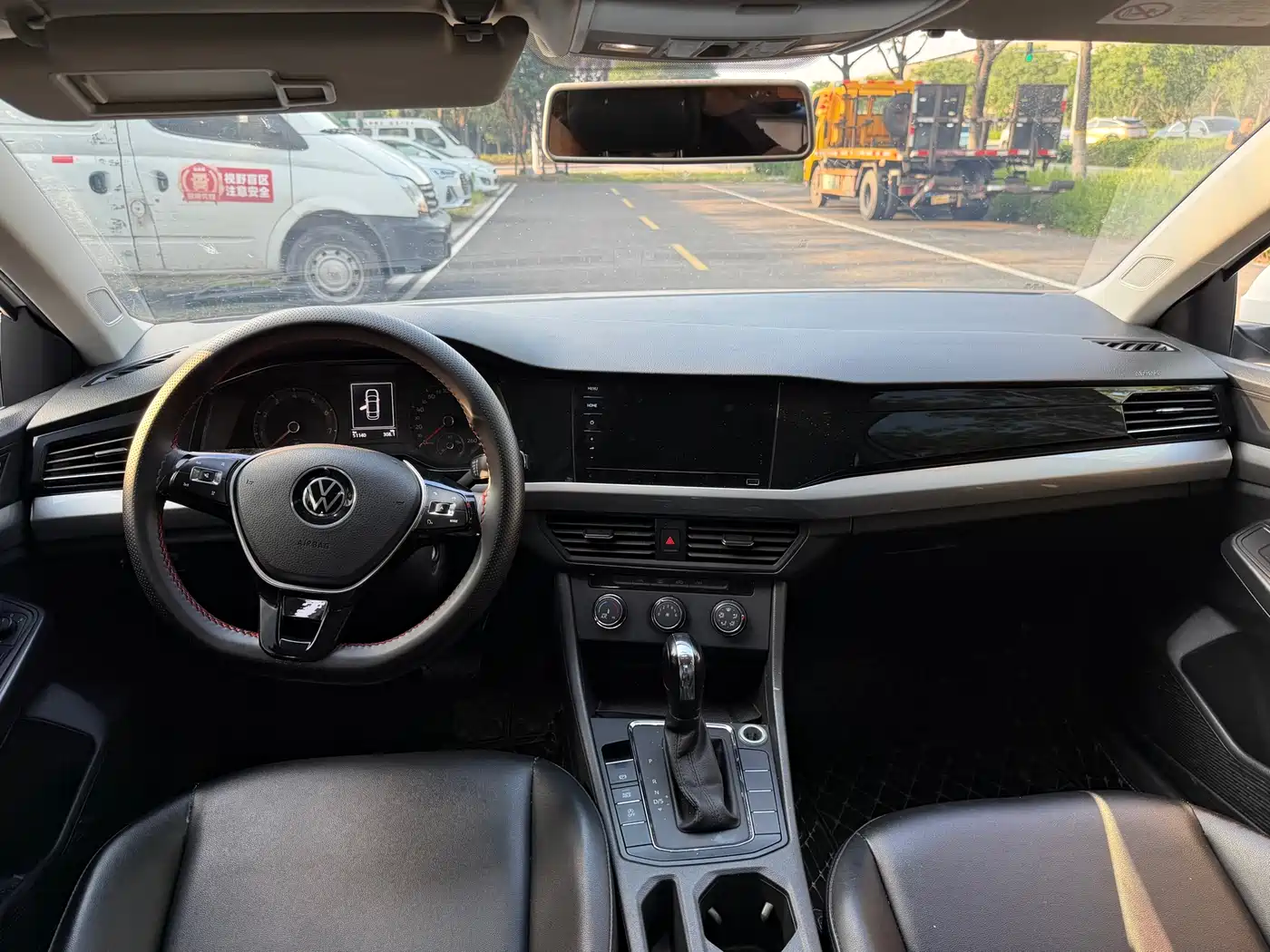 VOLKSWAGEN BORA