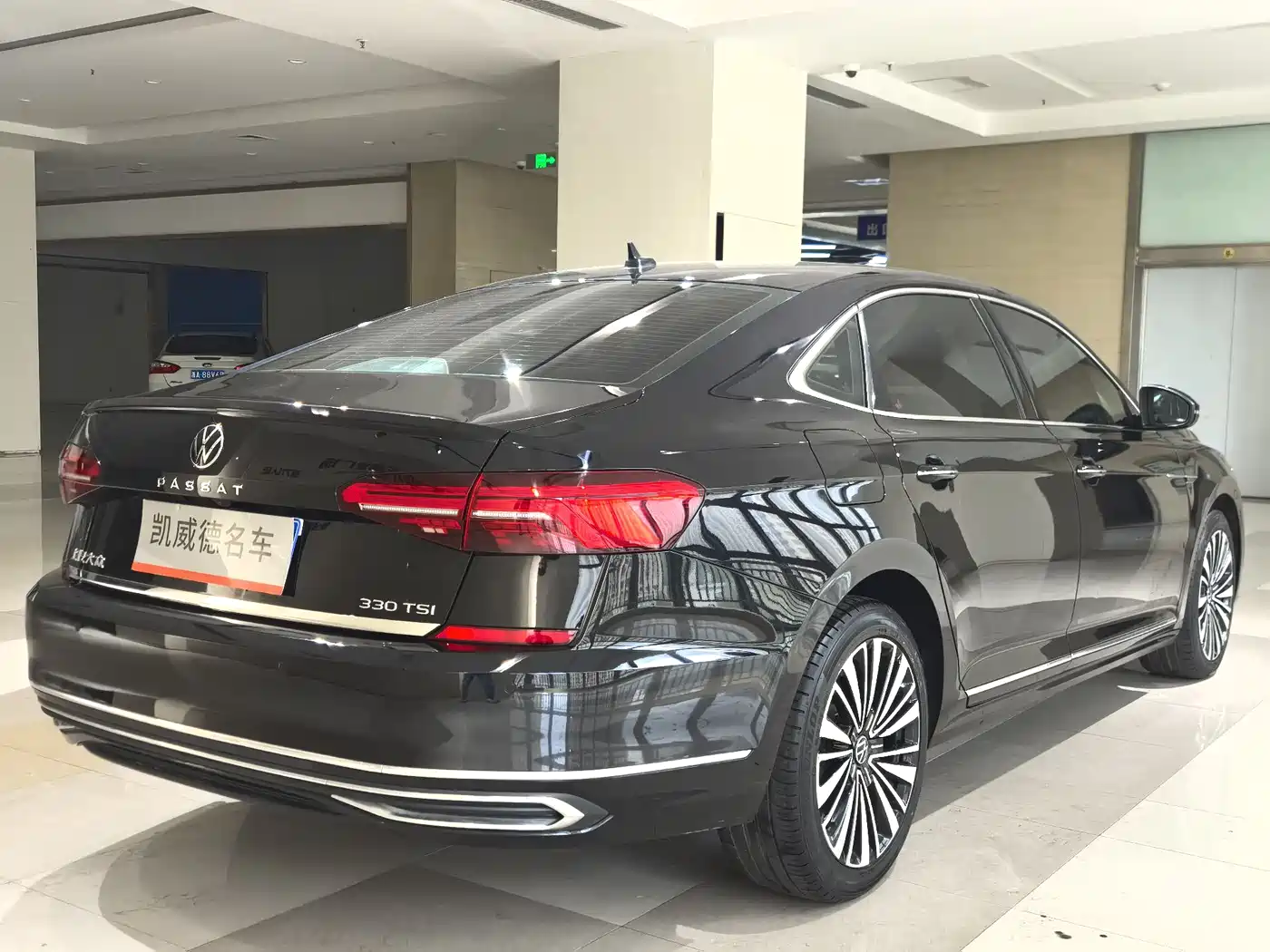 Volkswagen Passat 2021 Model 330TSI Luxury Edition фото 14