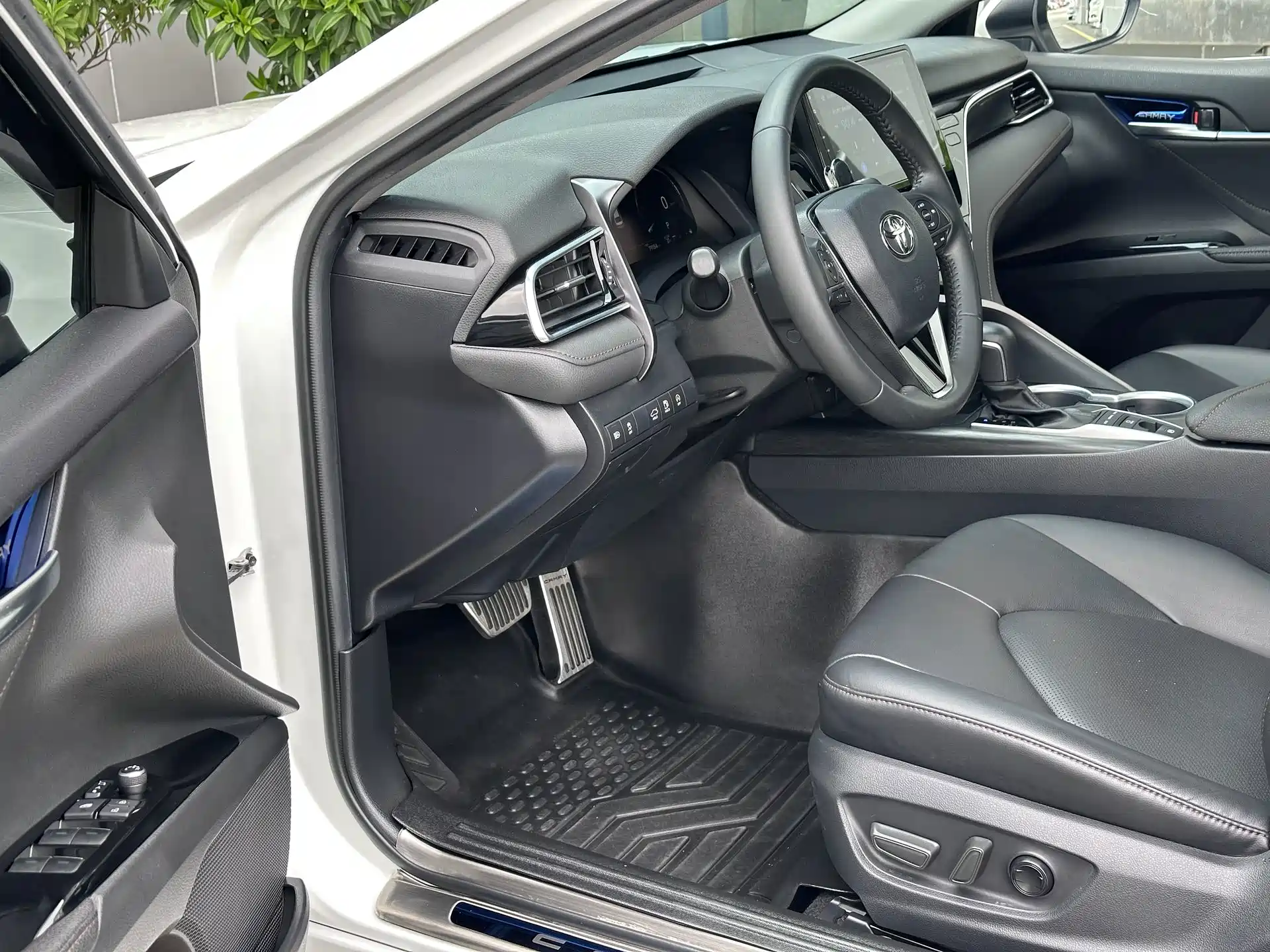 Фото 8 - Toyota Camry