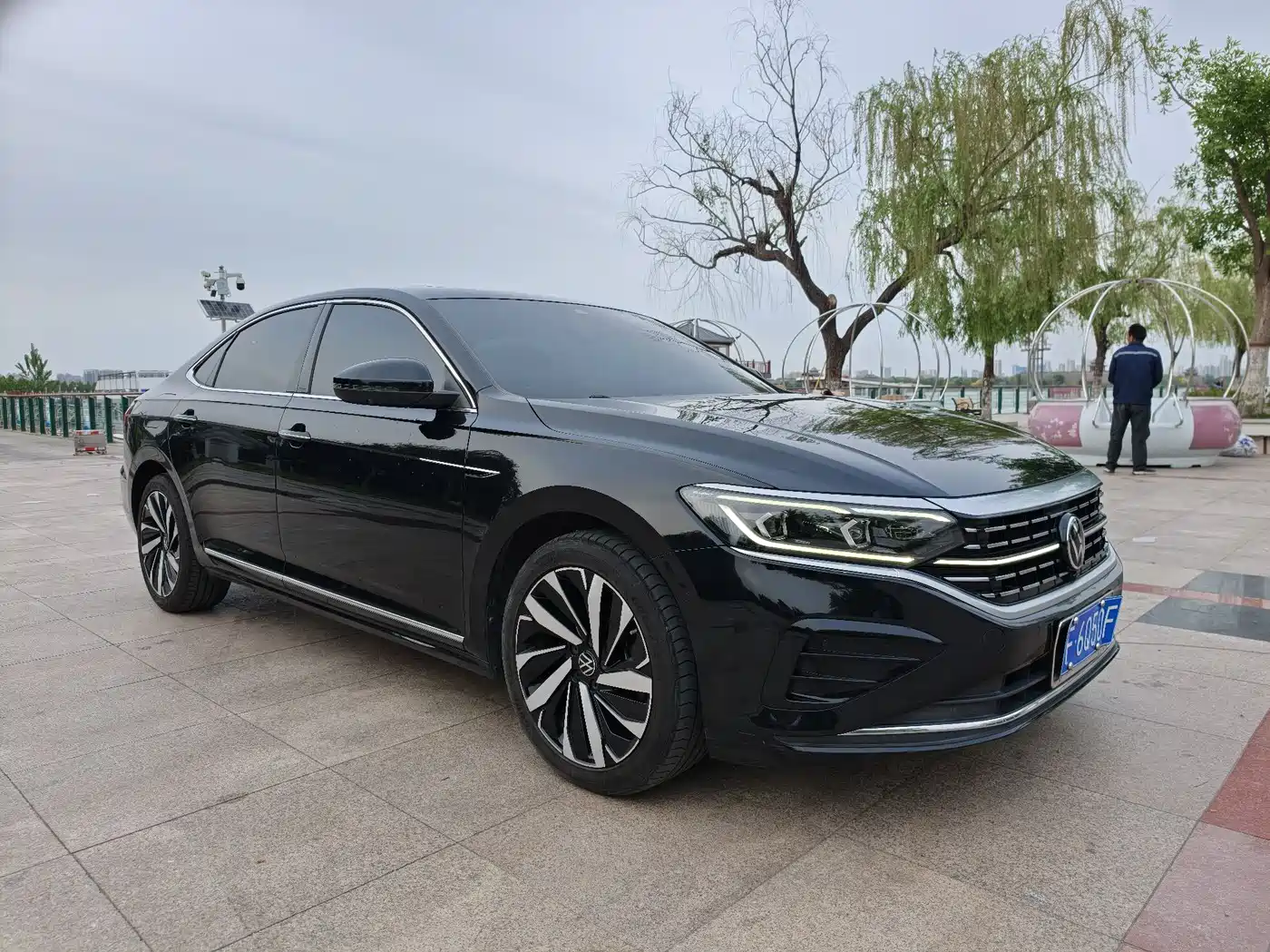 Volkswagen Passat 2022 380TSI Flagship Edition фото 8