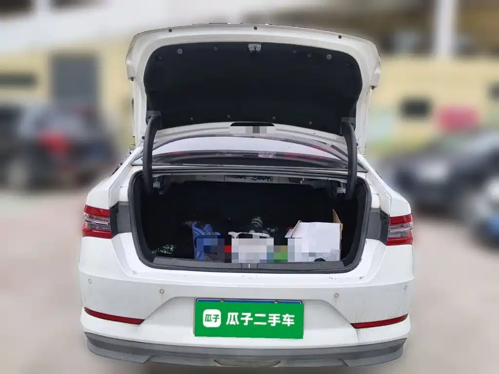 BYD Qin Pro 2018 2018 1.5TI Automatic Smart Connect Prestige Edition