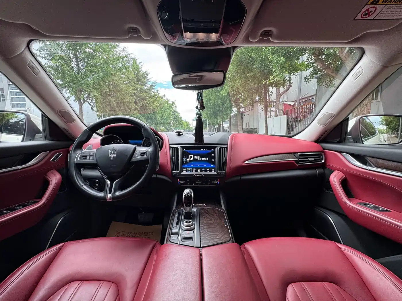 Фото 11 - Maserati Levante