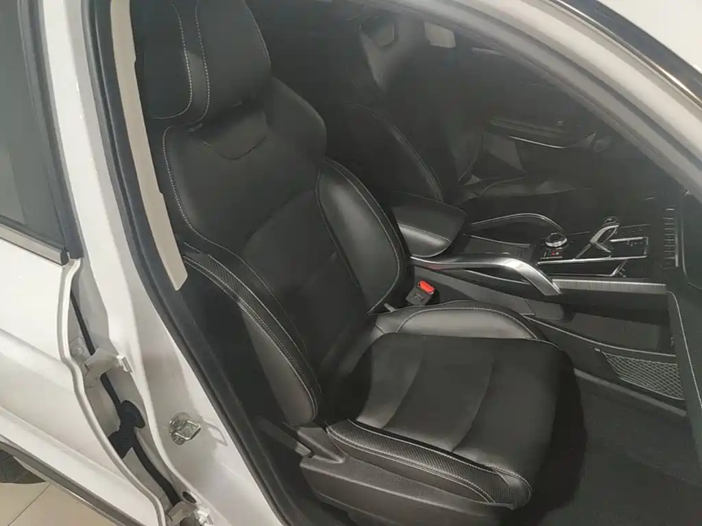 Yuan Cheng FX 2021 2020 1.8T Smart Edition 4-Seat