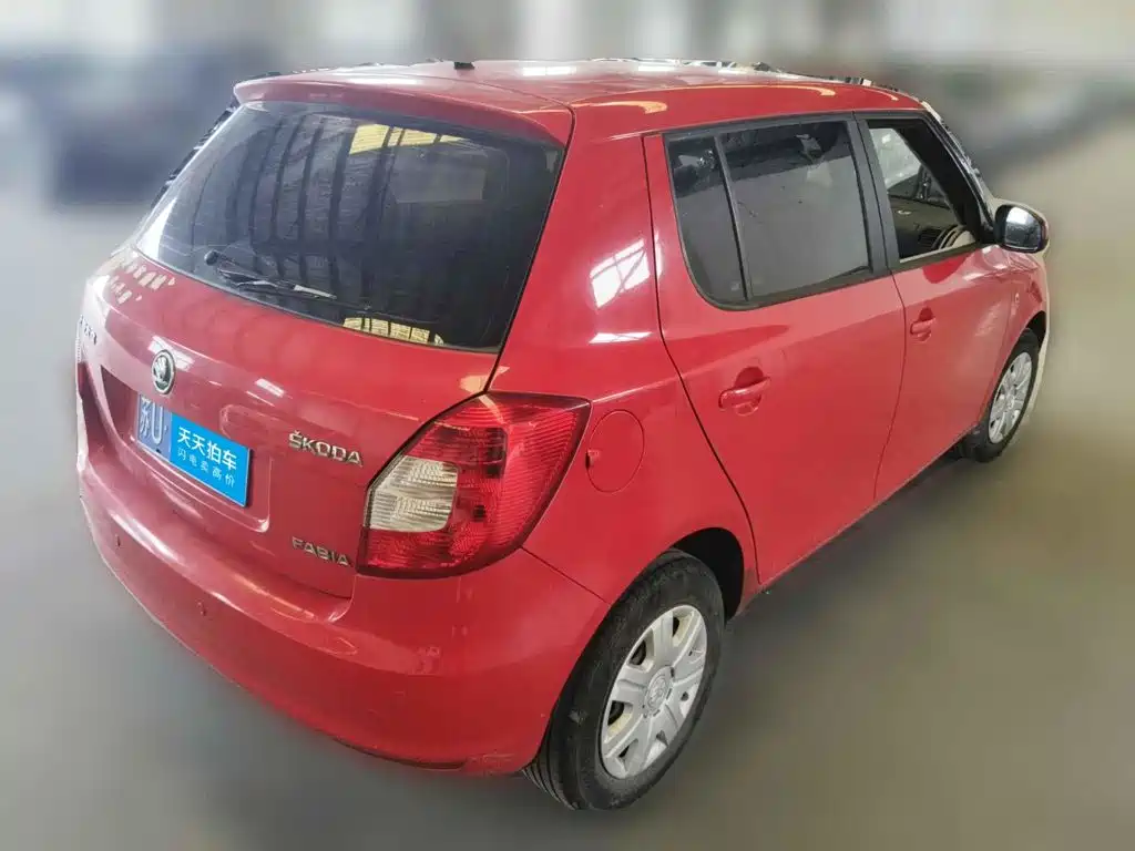 Škoda Fabia 2014 2014 1.4L Automatic Crystal Edition