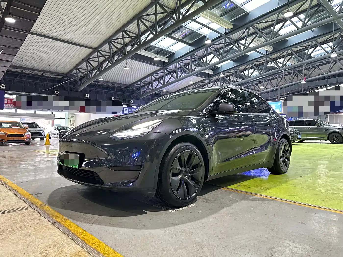 TESLA MODEL Y