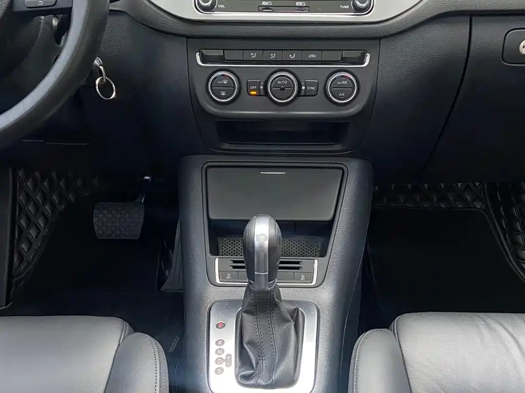 Volkswagen Tiguan 2015 1.8TSI Automatic 2WD Comfortline фото 6