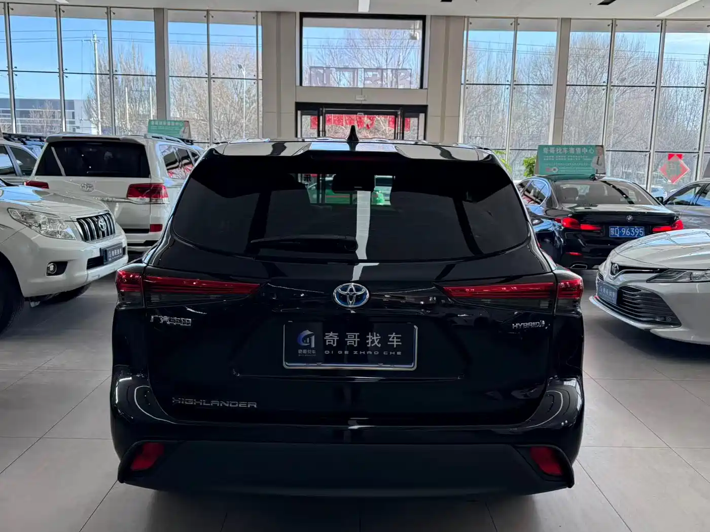 Toyota Highlander 2023 2.5L Smart Hybrid Dual Engine FWD Elite 5-Seater фото 4