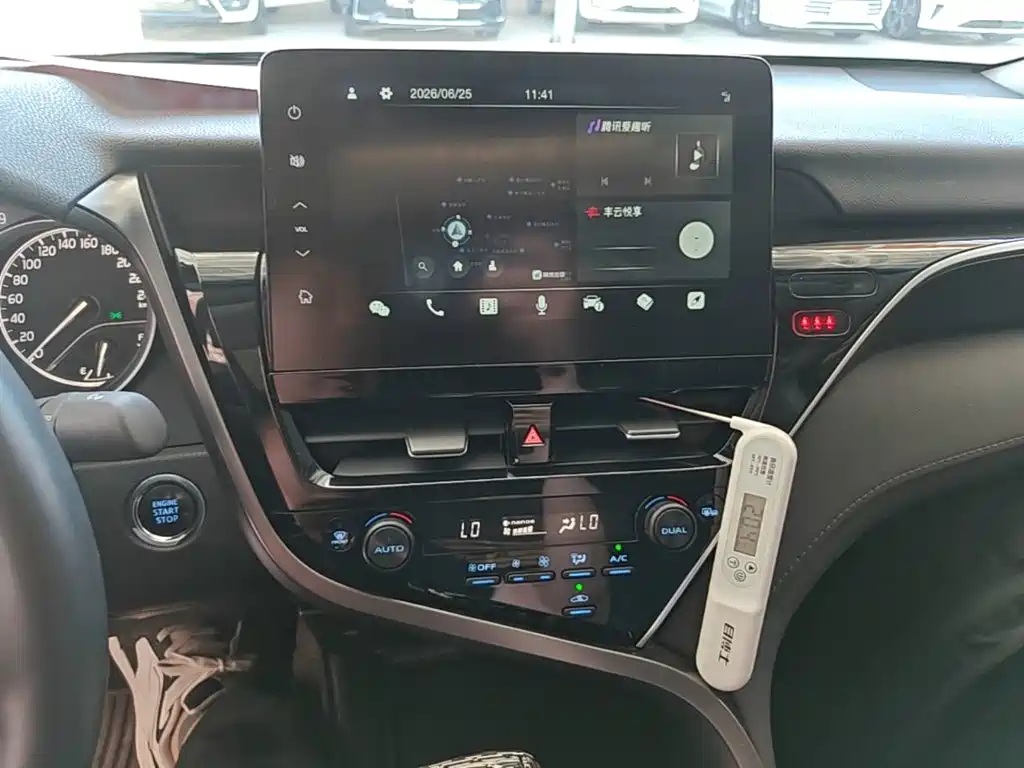 TOYOTA CAMRY