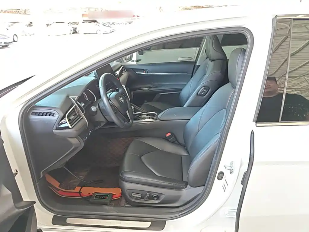 TOYOTA CAMRY