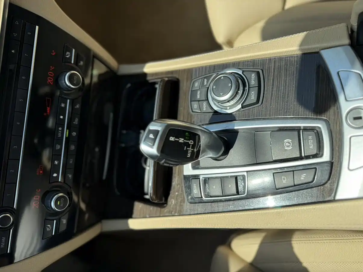 BMW 7 Series 2011 2009 740Li Luxury