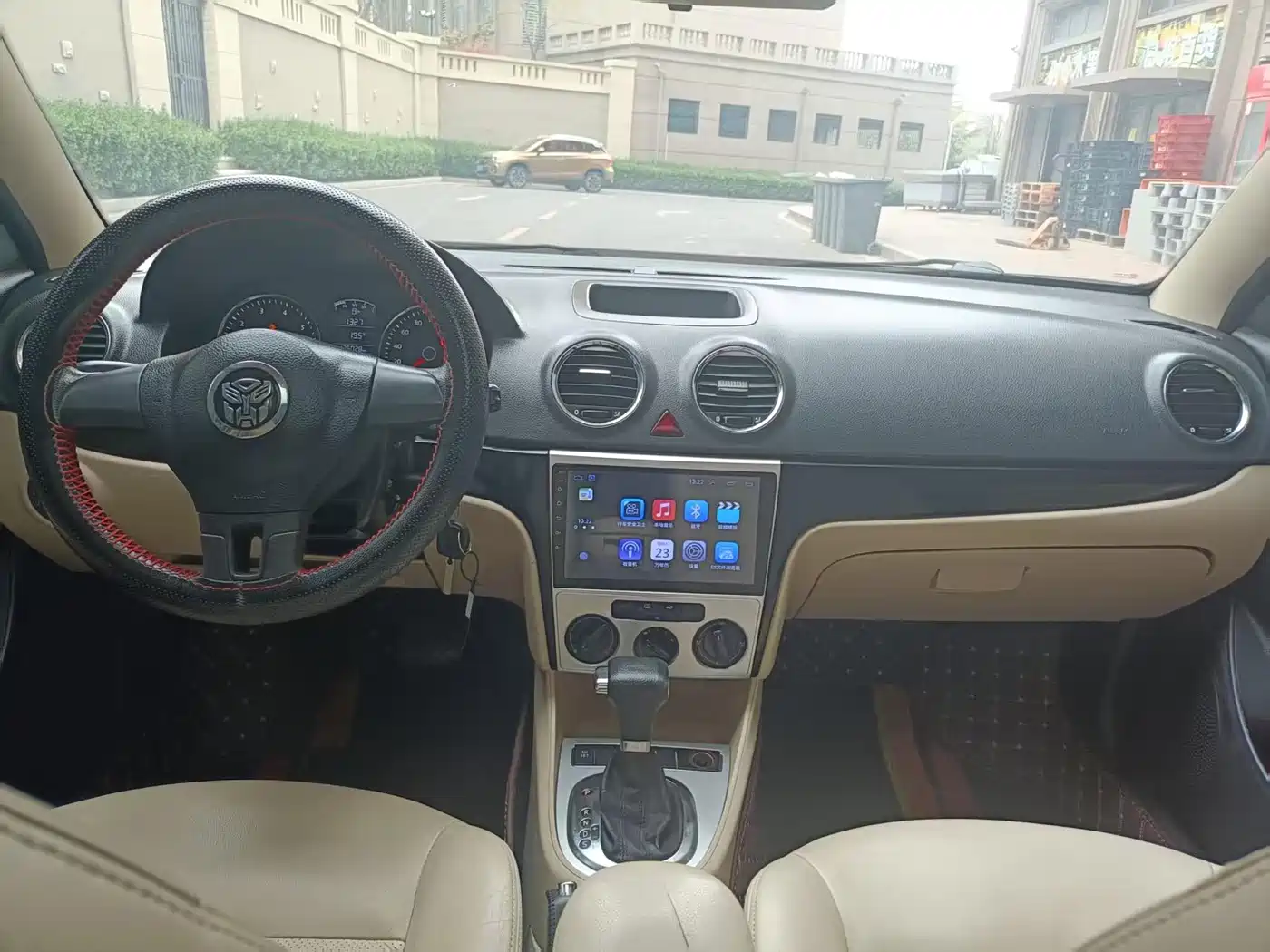 Volkswagen Lavida 2011 1.6L Automatic Pinxuan Edition фото 9